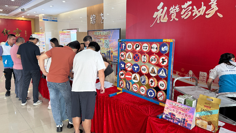 “玩”进心里(原图).jpg